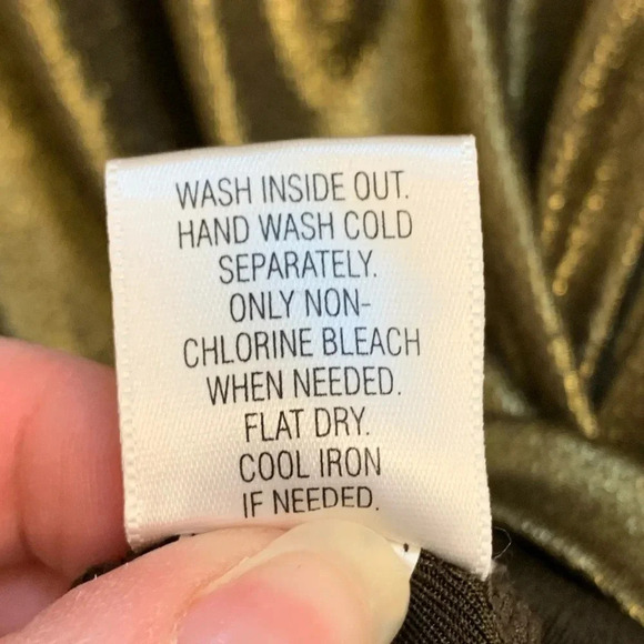 Dana Buchman Gold Metallic Scoop Neck Short Sleeved Blouse - size Small - Picture 10 of 11